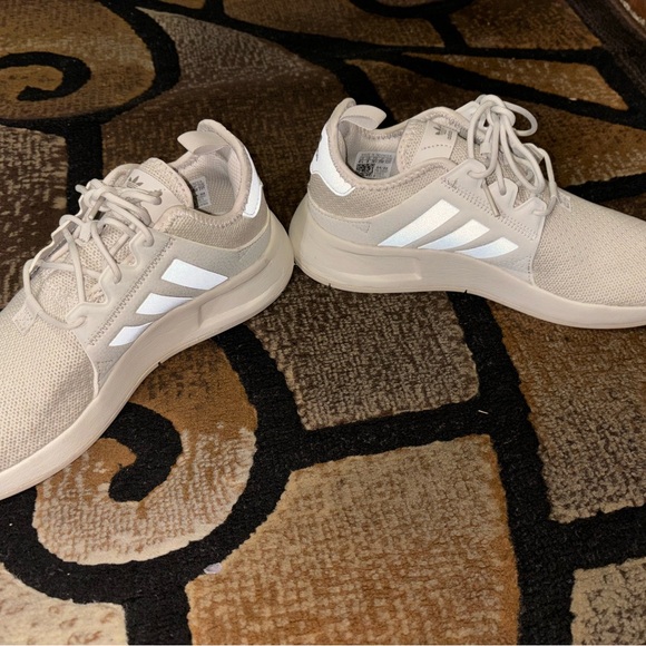 Adidas size 4 1/2 - Picture 2 of 7